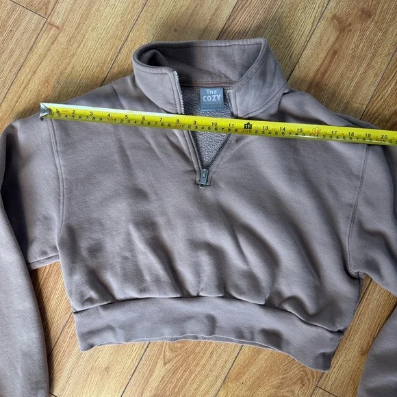 TNA Cozy 1/4-Zip Cropped Sweatshirt - Taupe size Small - Picture 5 of 10